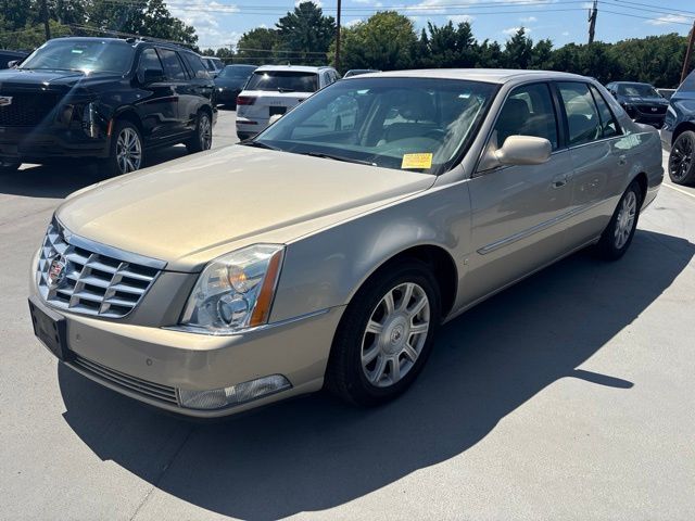 Silver 2008 Cadillac DTS Sedan 4-Speed Automatic Overdrive