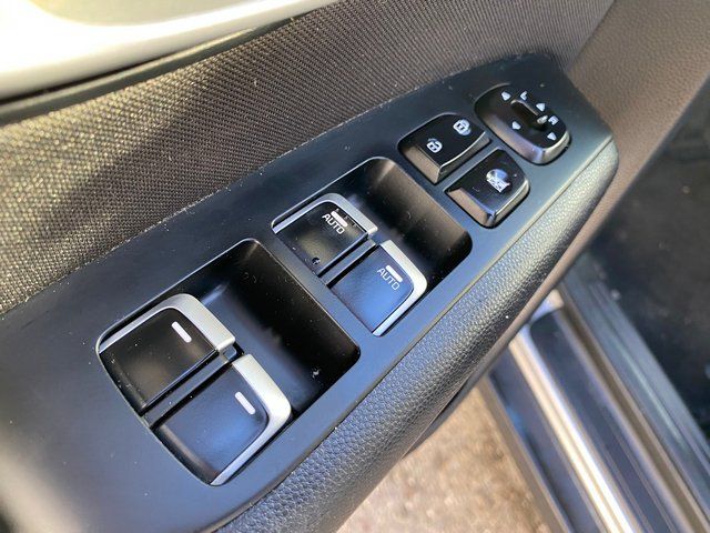 Used 2019 Silver Kia Plus image 15