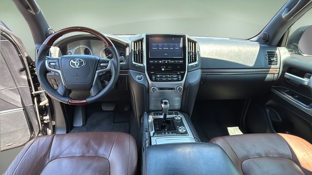 Used 2017 Black Toyota Base image 16