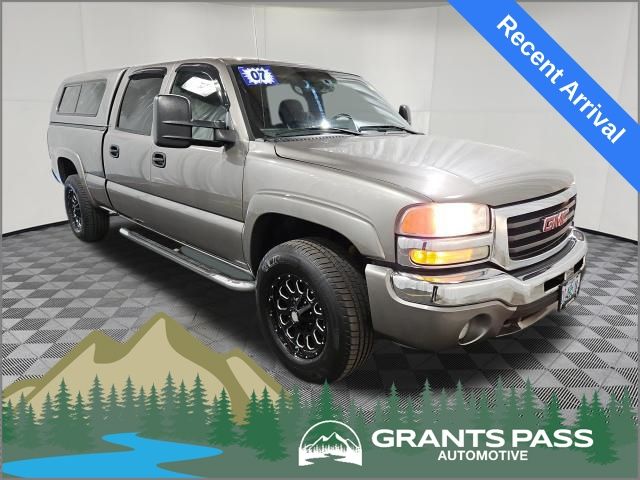 Gray 2007 GMC Sierra 1500HD SLE2 4dr Crew Cab 4WD SB Pickup Truck Four-Wheel Drive 4-Speed Automatic Overdrive