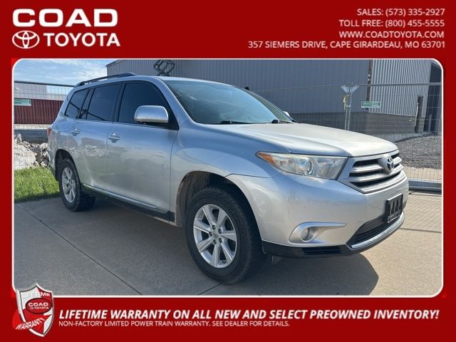 Classic Silver Metallic 2013 Toyota Highlander SE AWD SUV / Crossover All-Wheel Drive 5-Speed Automatic Overdrive