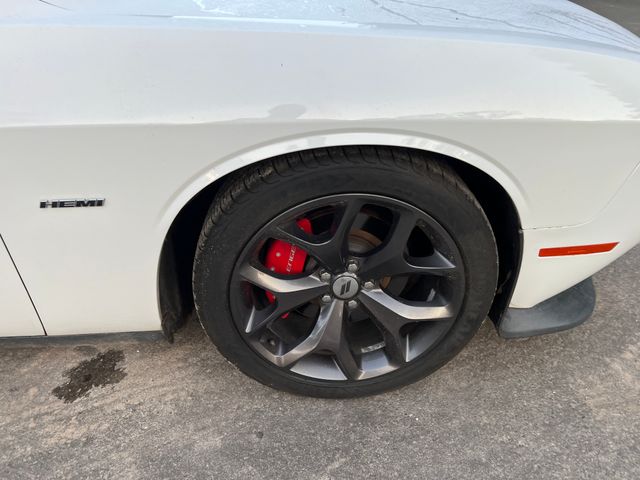 2019 Dodge Challenger R/T 12