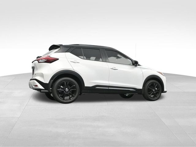 2024 Nissan Kicks SR 35