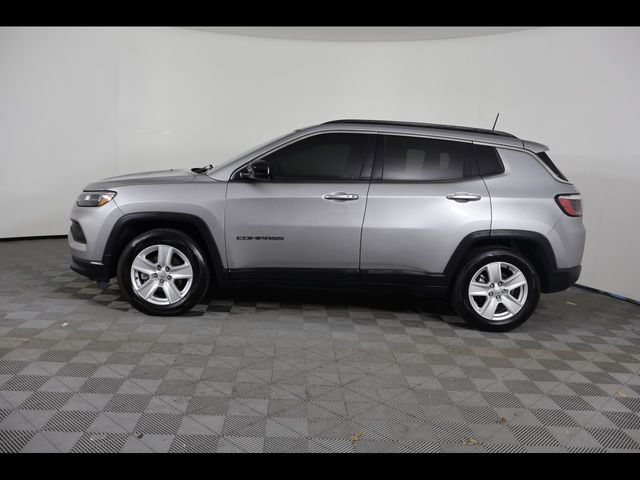 Used 2022 Jeep Compass Latitude with VIN 3C4NJCBB0NT139784 for sale in Tyler, TX