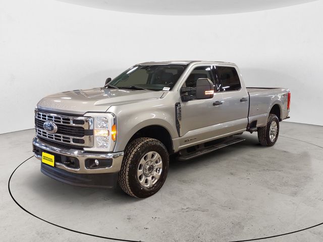 Iconic Silver Metallic 2023 Ford F-350 Super Duty XLT Crew Cab 4WD Pickup Truck Four-Wheel Drive Automatic