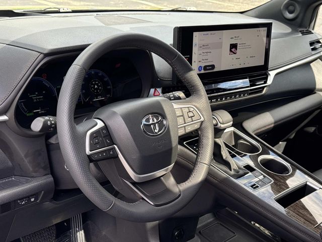 Used 2025 Black Toyota Platinum image 20
