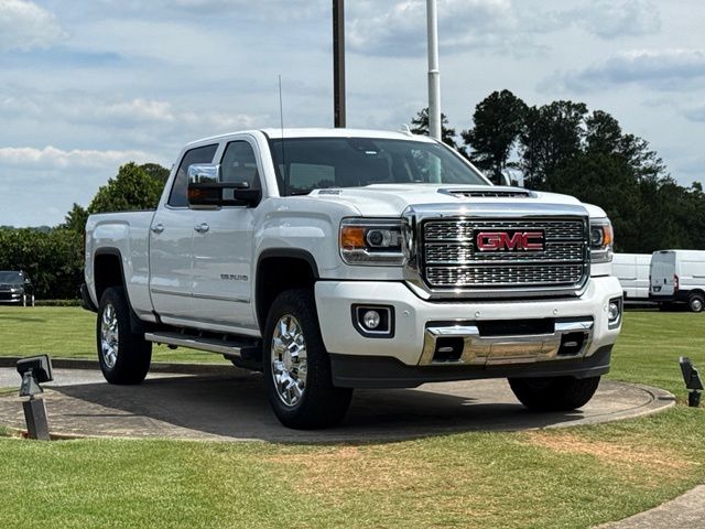 2017 GMC Sierra 4WD Crew Cab Standard Box Denali's photo