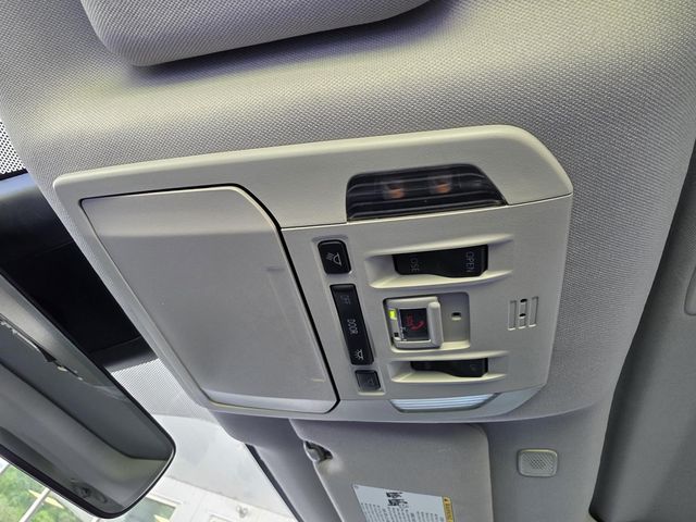 Used 2023 Toyota Highlander SUV