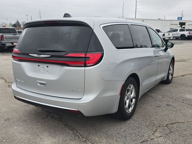 2024 Chrysler Pacifica Limited:B02071