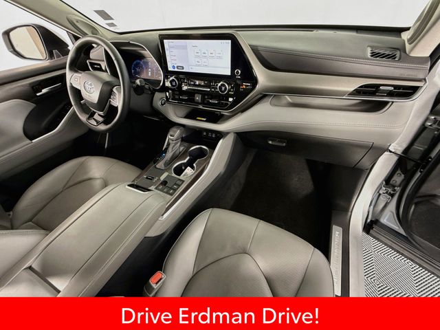Used 2023 Toyota Highlander SUV