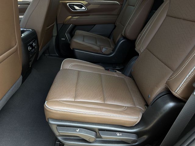 Used 2023 Black Chevrolet High Country image 19
