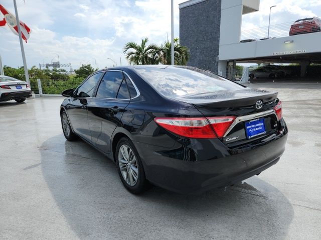 2015 Toyota Camry SE 33