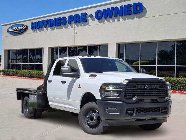 Bright White Clearcoat 2026 RAM 3500 Chassis Tradesman Crew Cab LB DRW RWD Pickup Truck 4X2 8-Speed Automatic