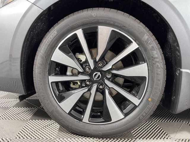 2025 Gun Metallic Nissan Sentra SV FWD Sedan