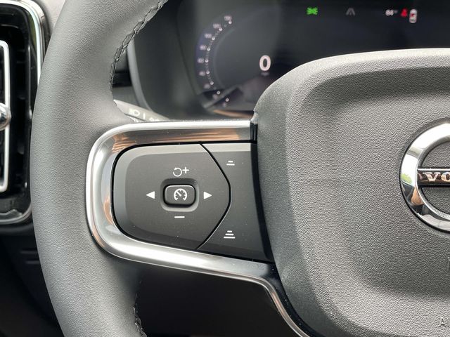 New 2026  Volvo B5 Core image 36