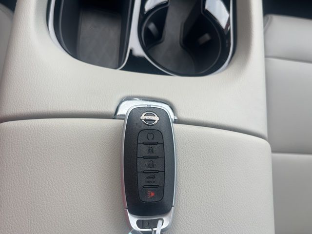 New 2025 White Nissan SV image 19