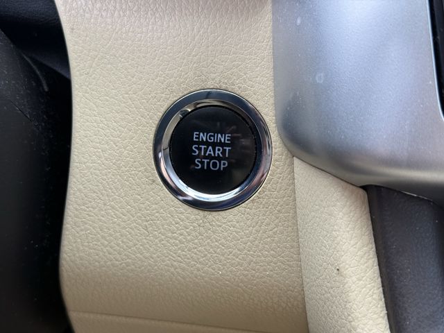 2015 Toyota Highlander XLE V6 White at Community Honda