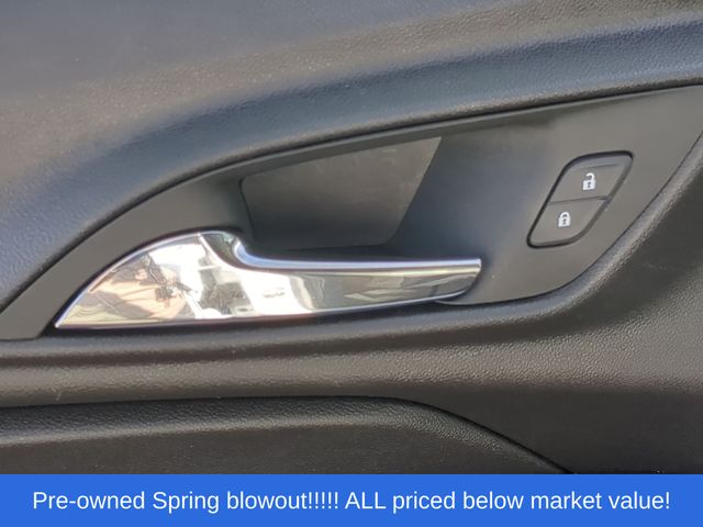 Used 2025 Summit White Chevrolet LS image 21