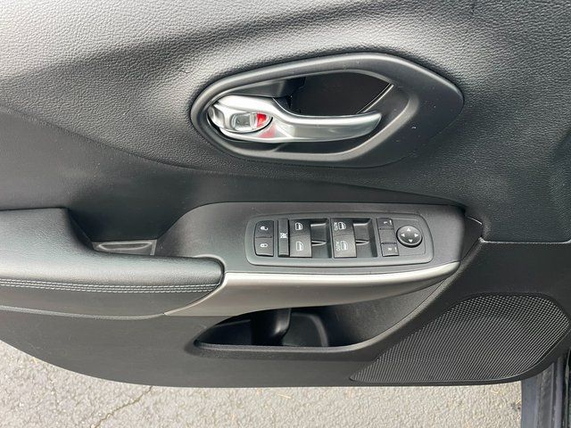 used 2020 Jeep Cherokee car, priced at $14,683