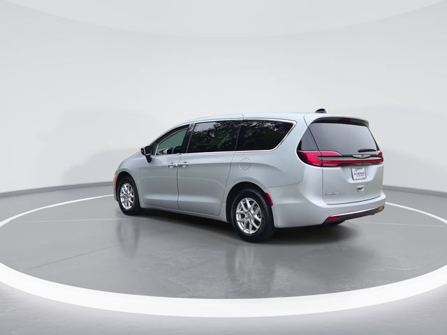 Used 2024 Silver Chrysler Touring L image 6