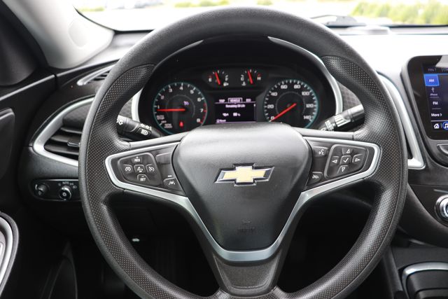 2023 Chevrolet Malibu LT photo