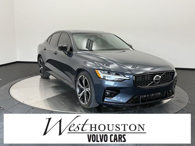 2024 Volvo S60 B5 Plus Dark Theme FWD