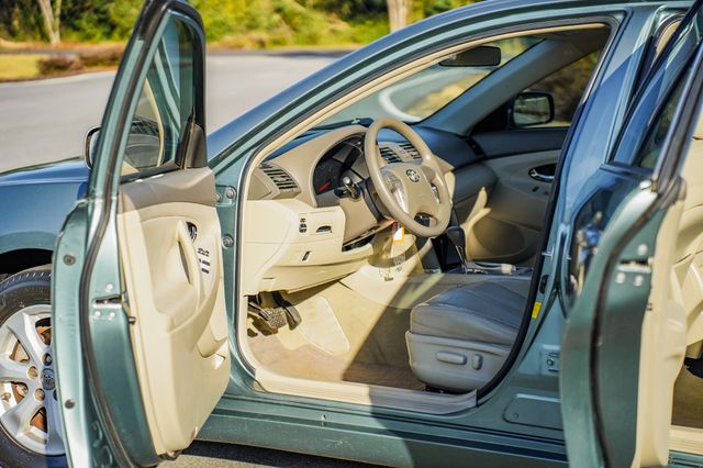 2011 Toyota Camry LE 32