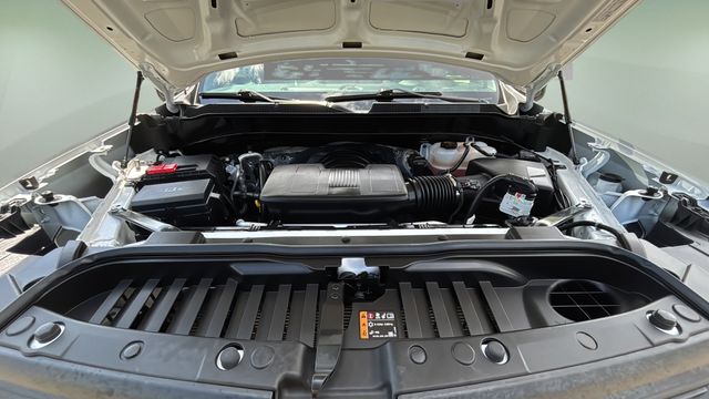 Used 2025 White Chevrolet WT image 31