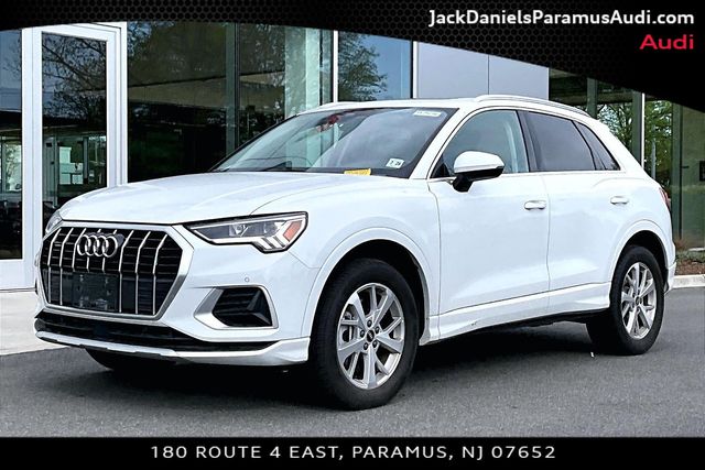 Glacier White 2023 Audi Q3 quattro Premium 40 TFSI SUV / Crossover All-Wheel Drive 8-Speed Automatic