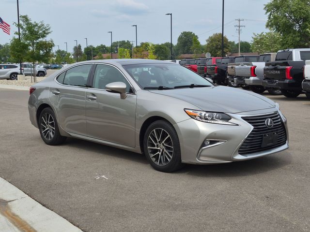 2018 Lexus ES - Image 7