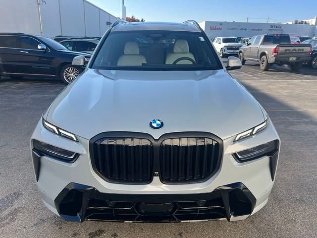 2025 BMW X7 xDrive40i 8