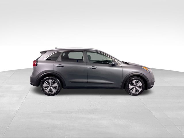 2018 Kia Niro LX 32