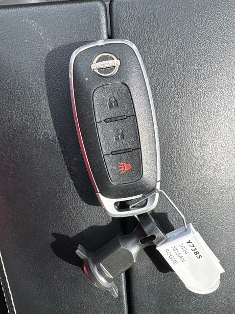 Used 2024 Nissan Rogue SUV