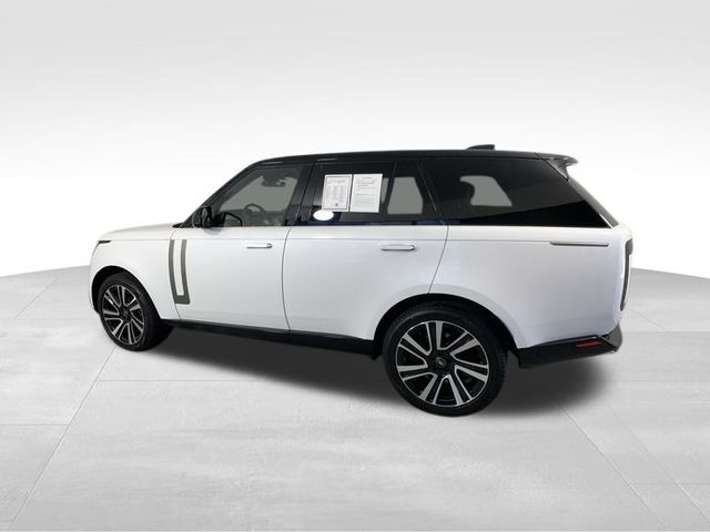 2023 Land Rover Range Rover SE 4