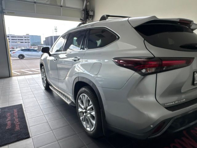 2025 Toyota Highlander Limited Silver at Don McGill Toyota