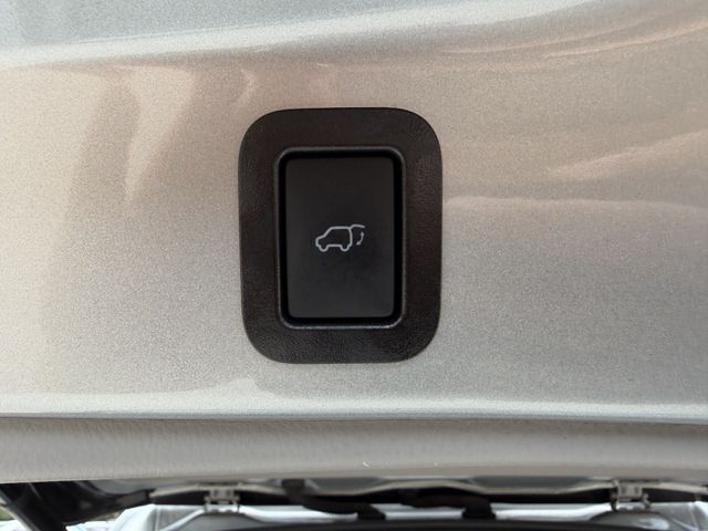 2019 Toyota Highlander XLE Silver at Toyota of Victoria