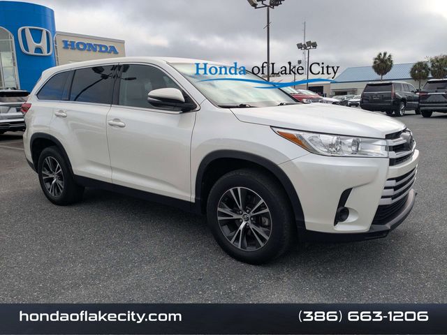 2019 Toyota Highlander LE FWD