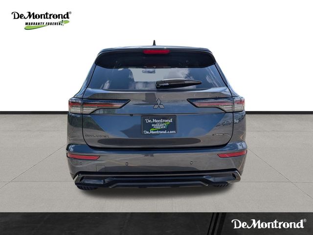 2026 Mitsubishi Outlander LE Gray at North Houston Mitsubishi