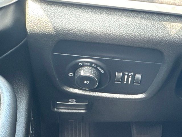 2023 Jeep Grand Cherokee Limited White at Classic Elite Chevrolet Sugar Land