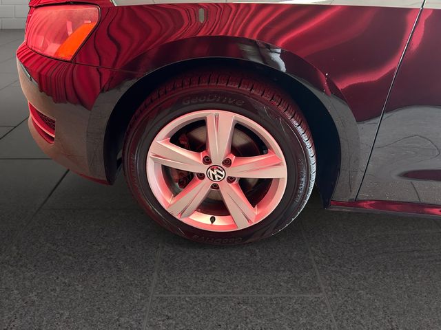 2014 Volkswagen Passat SE 1.8