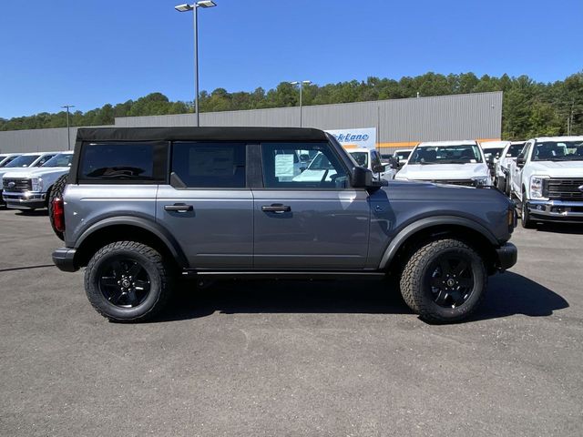 2024 Ford Bronco Black Diamond 2