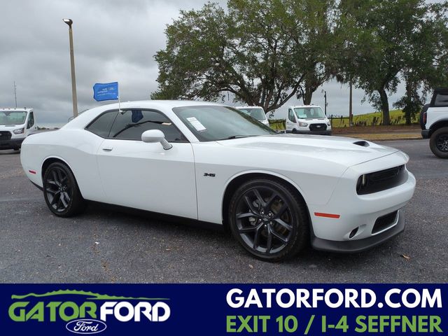 White Knuckle Clearcoat 2023 Dodge Challenger R/T RWD Coupe Rear-Wheel Drive 6-Speed Manual