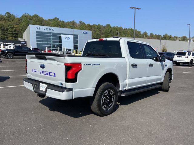 2023 Ford F-150 Lightning XLT 3