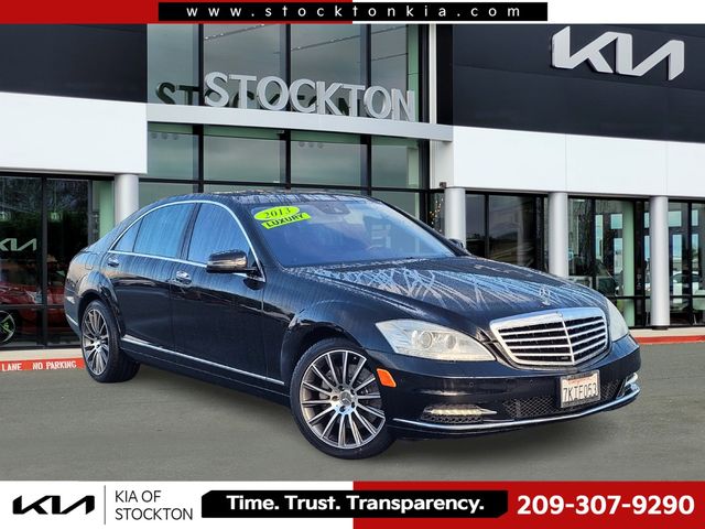 Magnetite Black Metallic 2013 Mercedes-Benz S-Class S 550 Sedan Rear-Wheel Drive 7-Speed Automatic