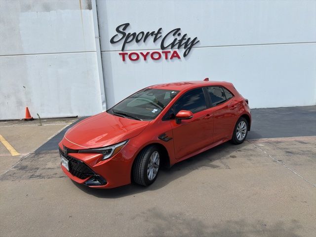 Inferno Red 2025 Toyota Corolla Hatchback SE FWD Hatchback Front-Wheel Drive Continuously Variable Transmission