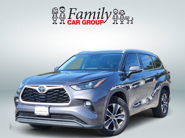 Magnetic Gray Metallic 2023 Toyota Highlander SUV / Crossover Front-Wheel Drive 8-Speed Automatic