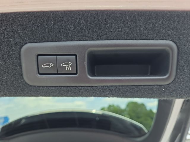Used 2022 White Lexus 450h F Sport image 14