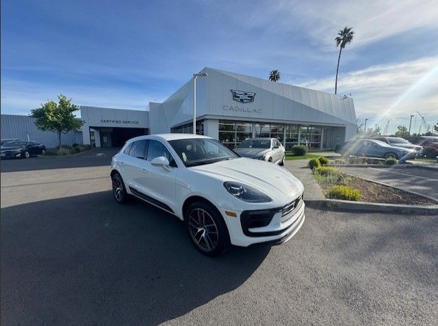 White 2024 Porsche Macan S AWD SUV / Crossover All-Wheel Drive 7-Speed Automatic