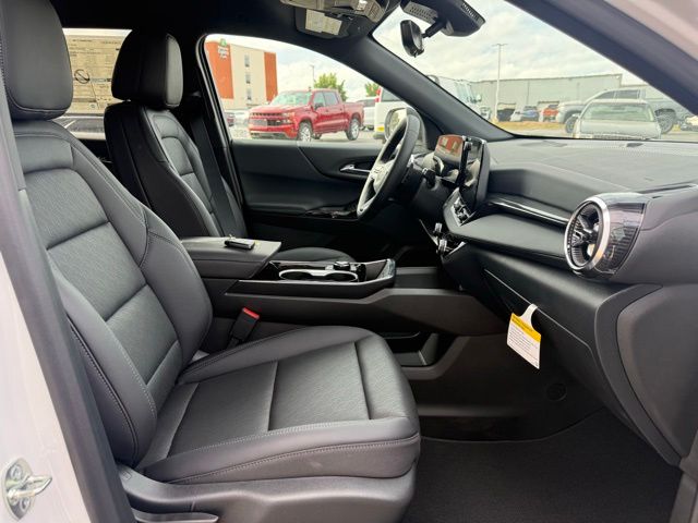 new 2026 Chevrolet Equinox car, priced at $33,790
