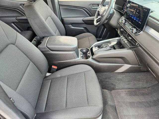2024 Chevrolet Colorado LT photo 9